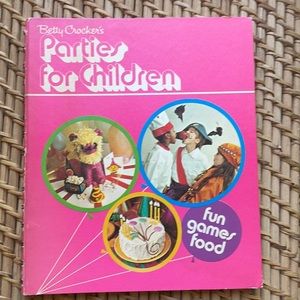 ⭐️4 for $16⭐️Vintage Betty Crocker Party Book!